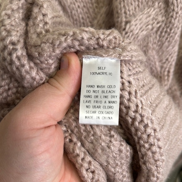 🩷 2/$90 - Kye Mi Two-tone knit sweater - Picture 5 of 5